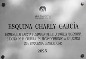 Placa esquina Charly Garc�a